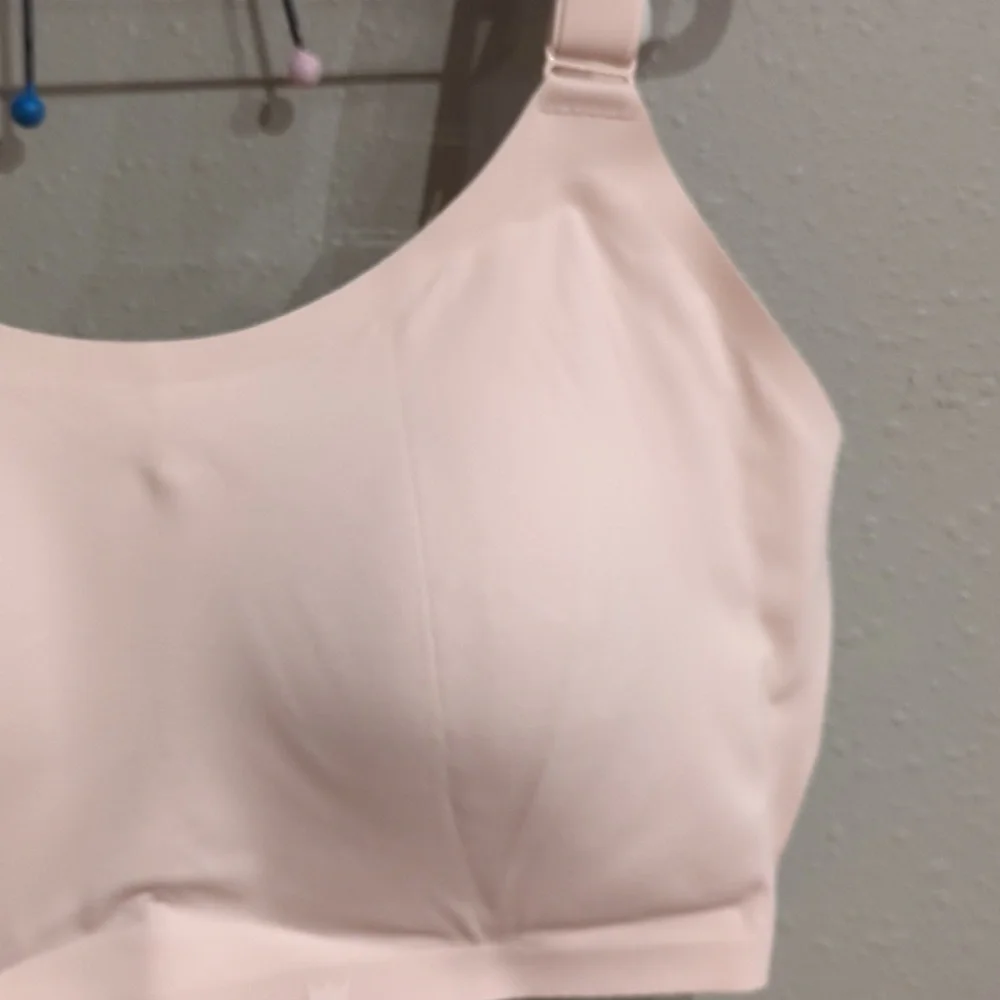 SHEFIT Sports Bra Cream 3Luxe Style 110031 Excellent Wireless Moisture Wicking